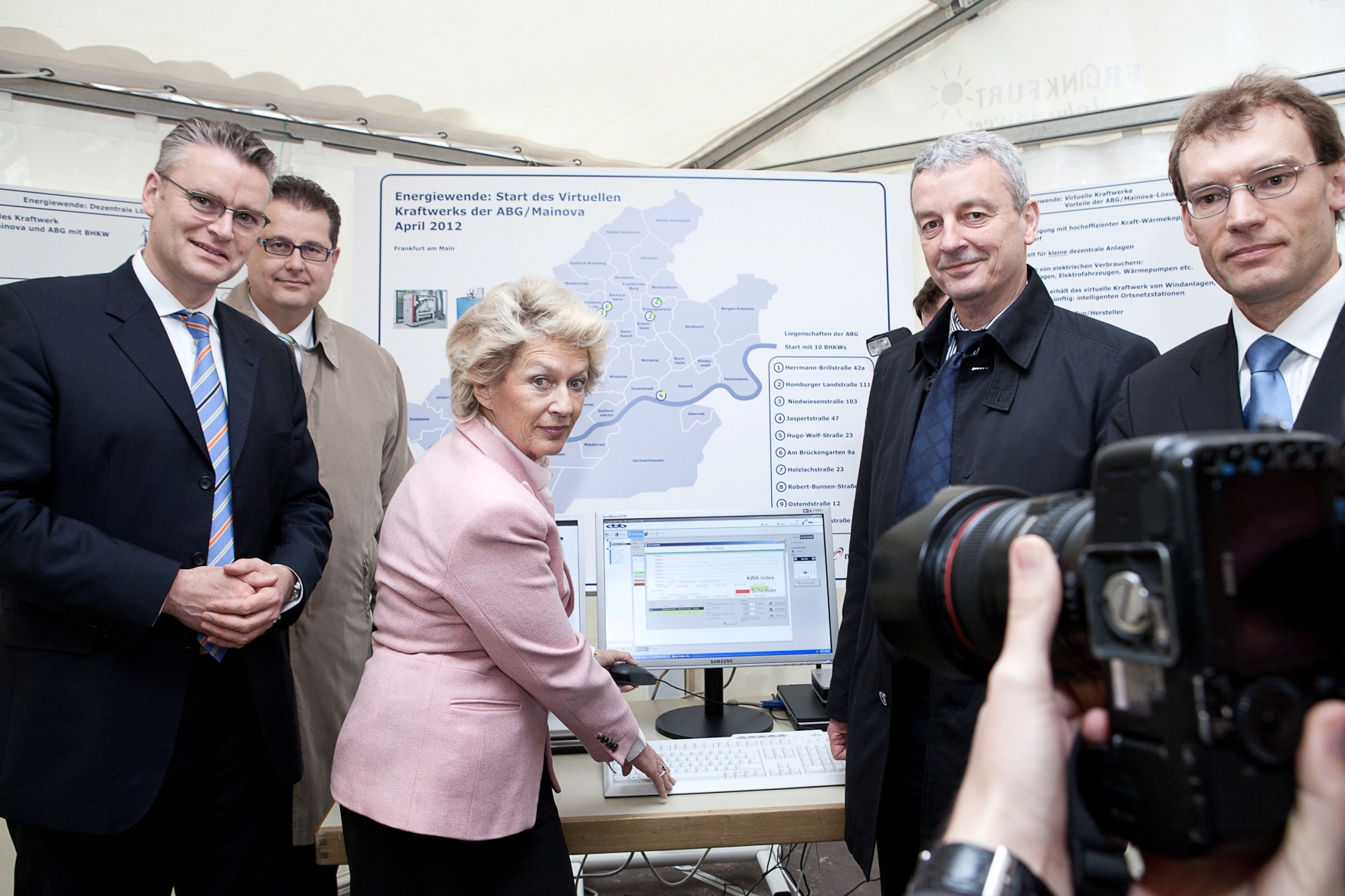 Oberbürgermeisterin Dr. h. c. Petra Roth startet erstes Virtuelles Kraftwerk in Frankfurt - Foto: Dirk Dick